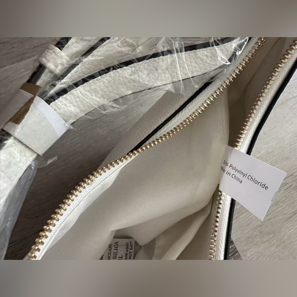🫘 Bean-Shaped Handbag with A Mini-Bag, White Color - Picture 4 of 12